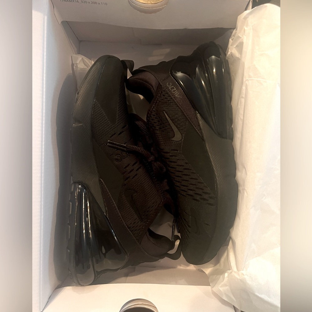 Nike Air Max 270 - Women’s 7.5 NWT